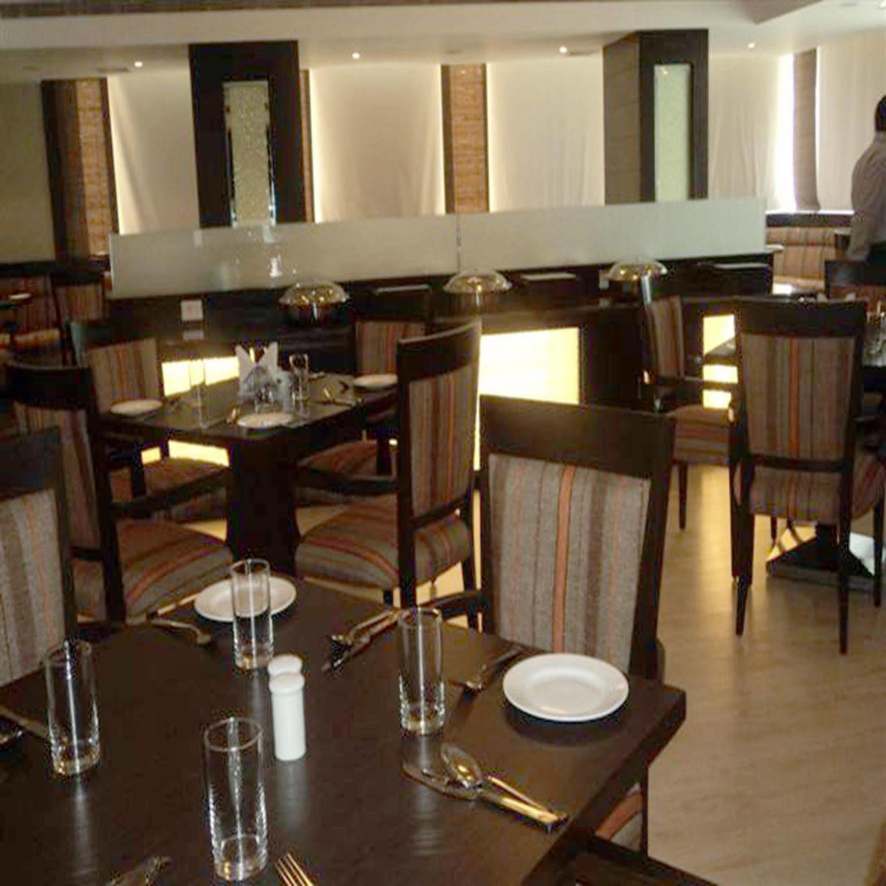Legend Sarovar Portico Baddi Extérieur photo
