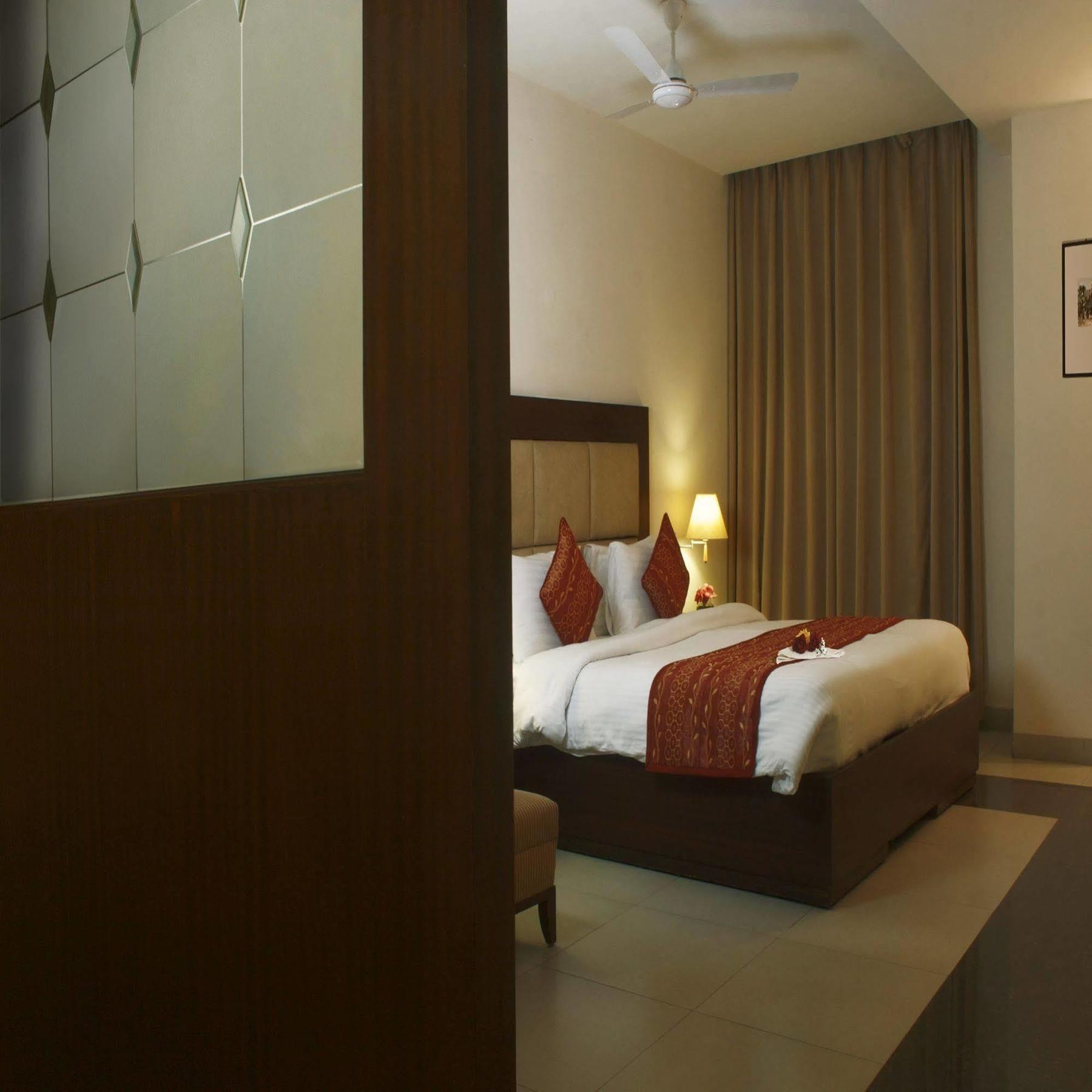 Legend Sarovar Portico Baddi Extérieur photo