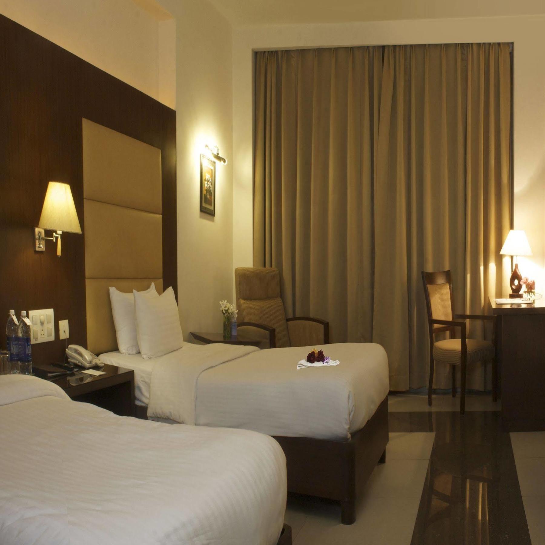 Legend Sarovar Portico Baddi Extérieur photo
