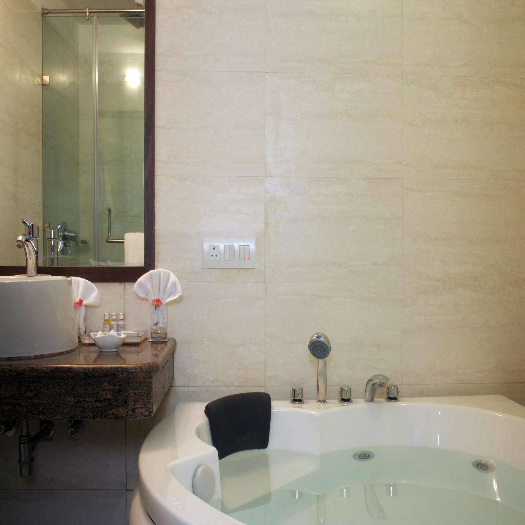 Legend Sarovar Portico Baddi Extérieur photo