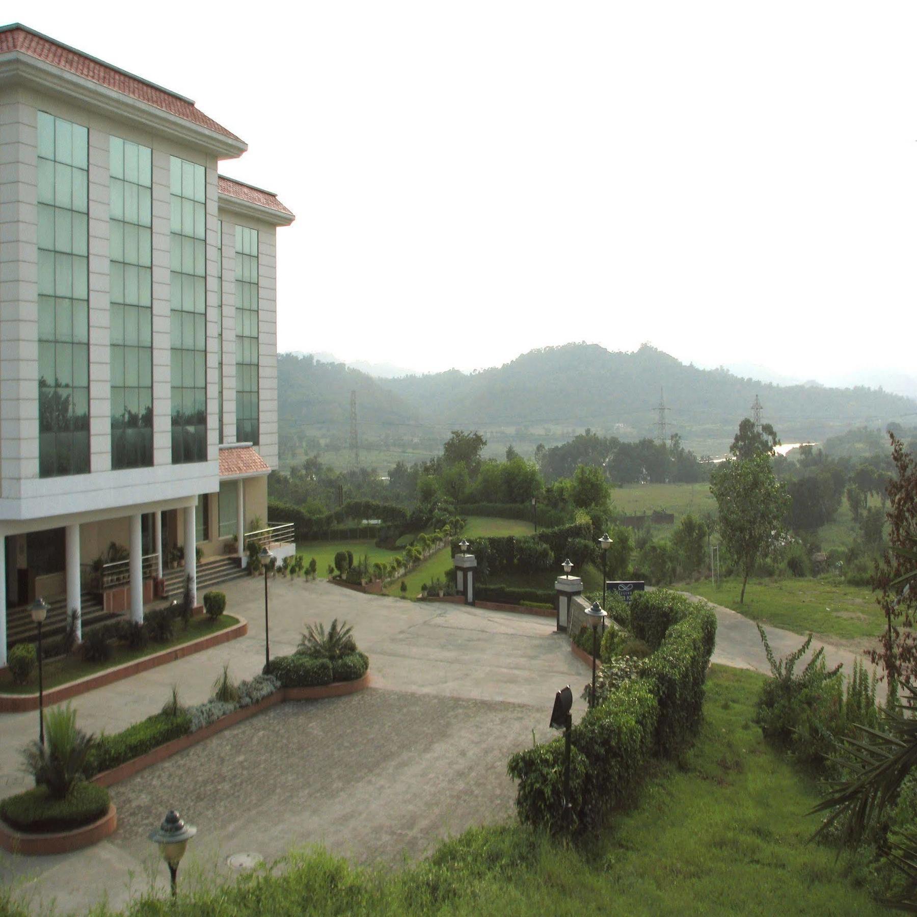 Legend Sarovar Portico Baddi Extérieur photo