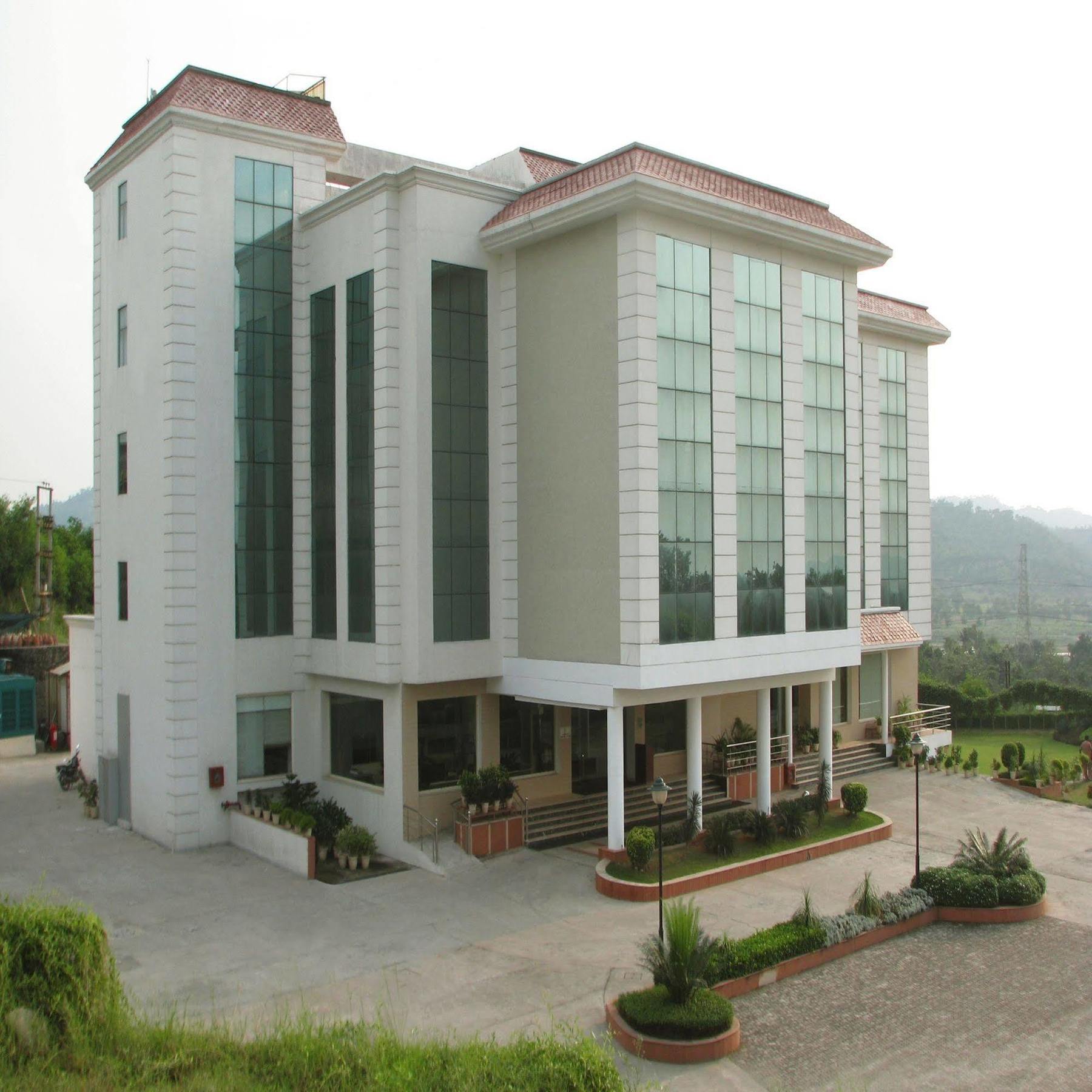 Legend Sarovar Portico Baddi Extérieur photo